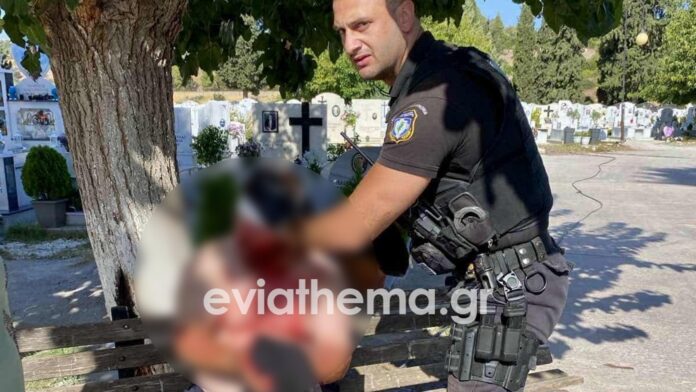Σφοδρή σύγκρουση στο κοιμητήριο Χαλκίδας με τραυματίες και συλλήψεις – Έλληνες και Αλβανοί εργάτες σε διαμάχη
