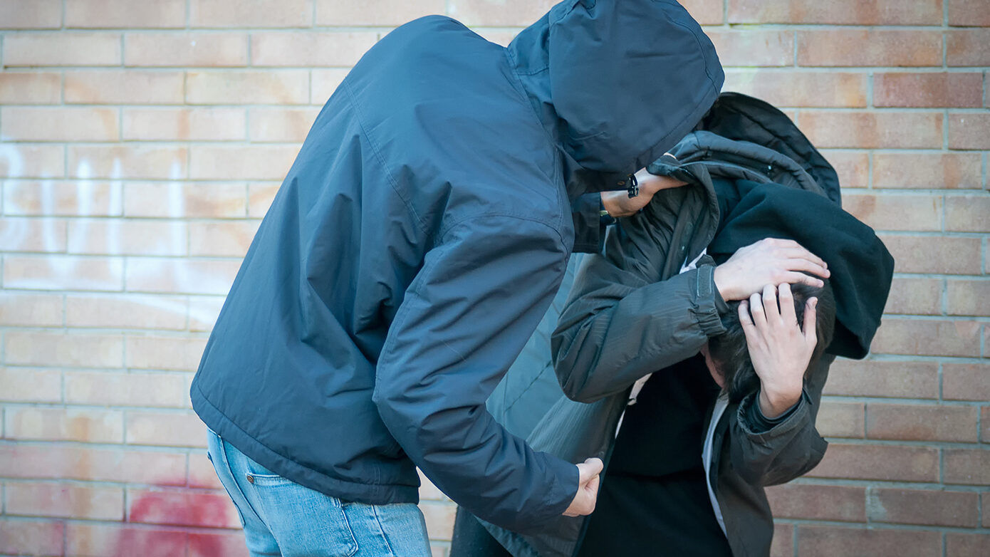 Μαθητές έστειλαν 15χρονο στο χειρουργείο στην Πάτρα: Δεν μπορεί να μιλήσει, επικοινωνεί με νοήματα