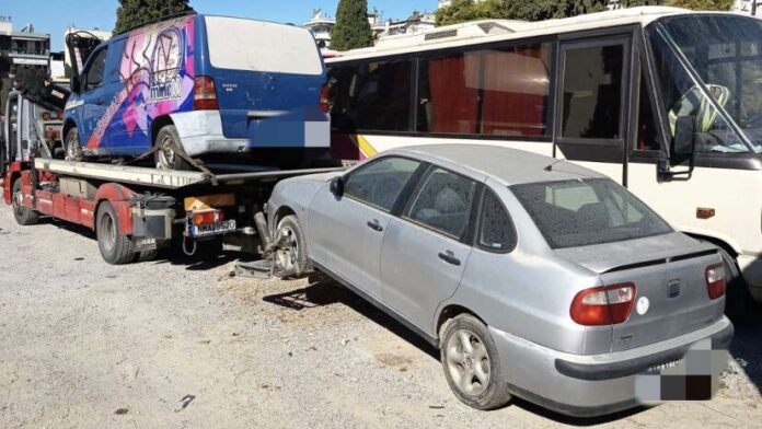 Απομάκρυνση παρατημένων αυτοκινήτων στον Δήμο Καλαμαριάς