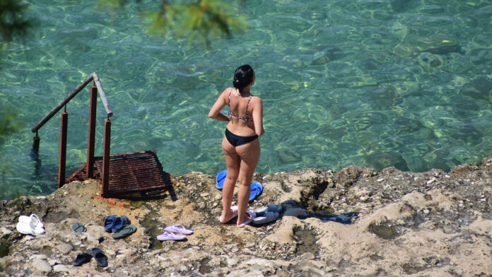 Καιρός: Νεφώσεις και 35άρια – Καλοκαιρινή ζέστη και το Σαββατοκύριακο