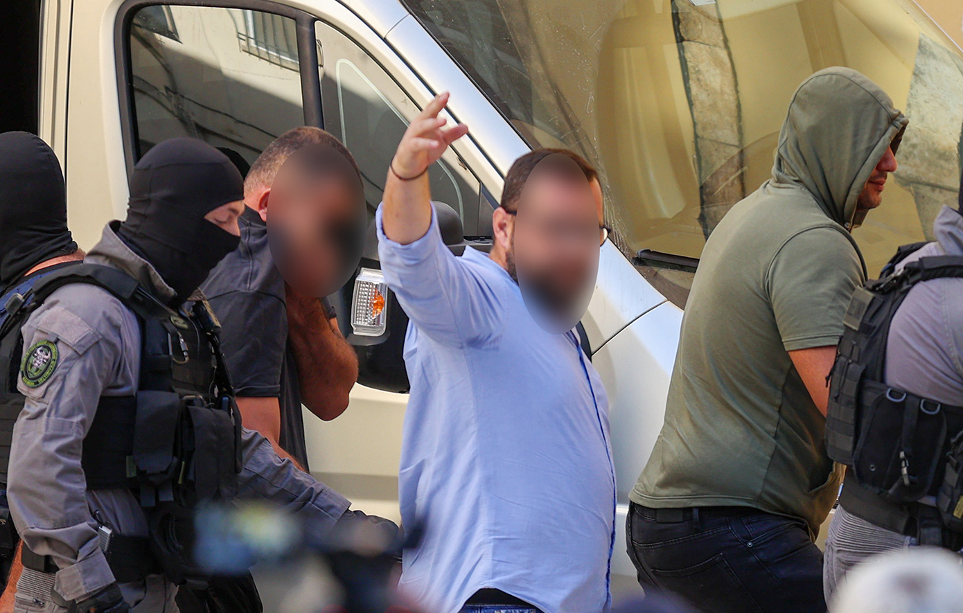 Δικάζονται 17 κατηγορούμενοι για το κύκλωμα της Κρήτης: «Σε λατρεύω», τους φώναζαν – Δείτε εικόνες και βίντεο