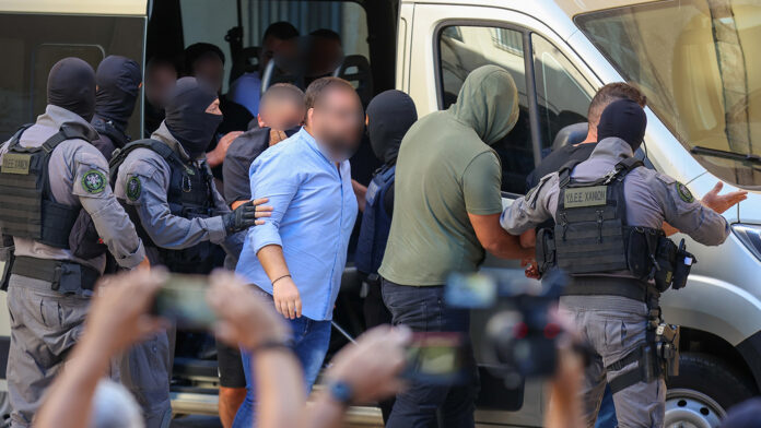 Κρητική Μαφία: Η ώρα της ανάκρισης για τα αδέρφια-«αρχηγούς» – Αποκαλύψεις από τις συνομιλίες του «Στρατηγού» με τον «Αυστραλό»