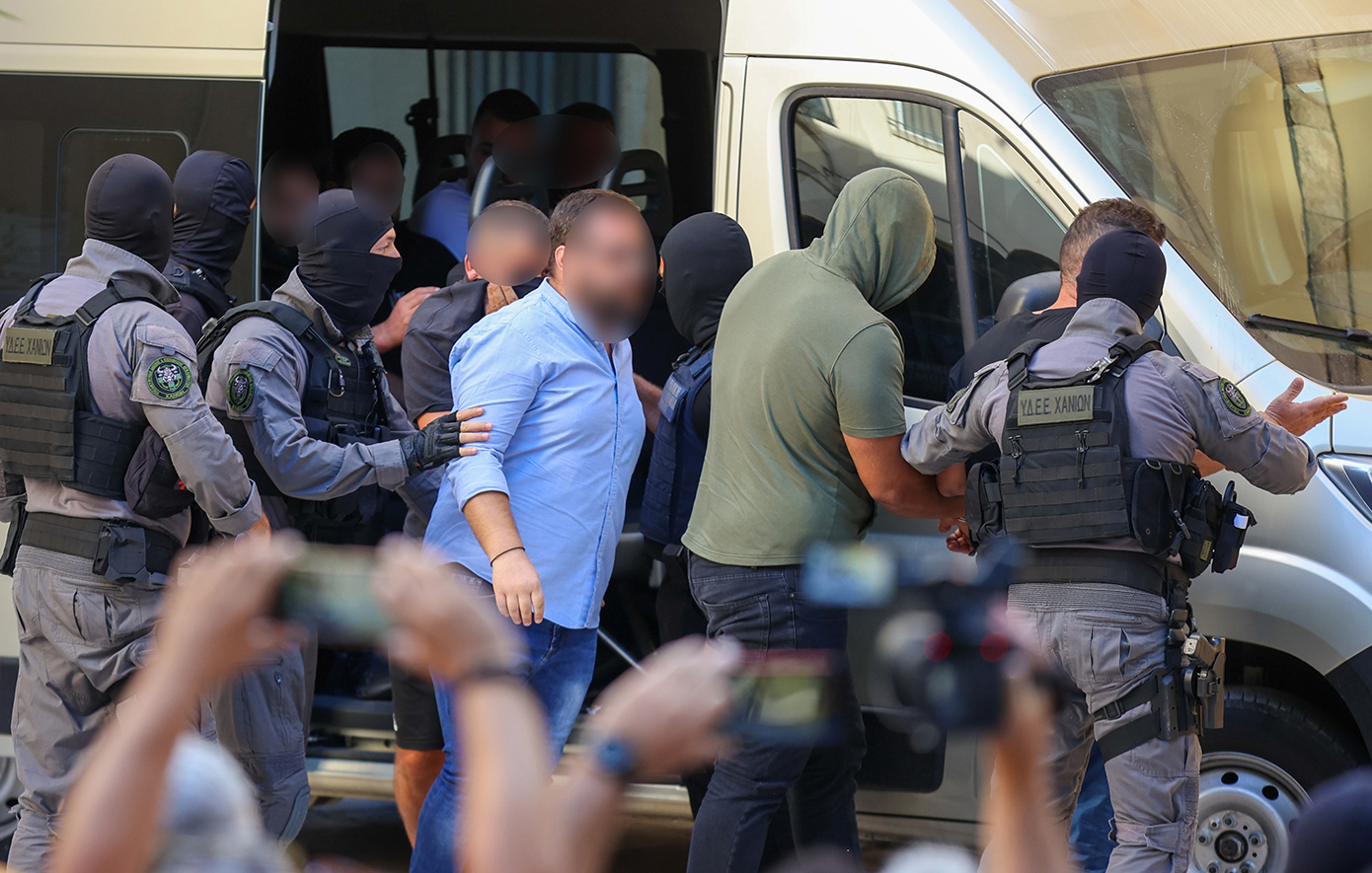 Κρητική Μαφία: Η ώρα της ανάκρισης για τα αδέρφια-«αρχηγούς» – Αποκαλύψεις από τις συνομιλίες του «Στρατηγού» με τον «Αυστραλό»