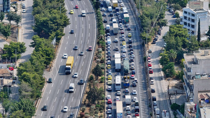 Ακινητοποιημένο αυτοκίνητο στη λεωφόρο Κηφισού – Προβλήματα στην κυκλοφορία