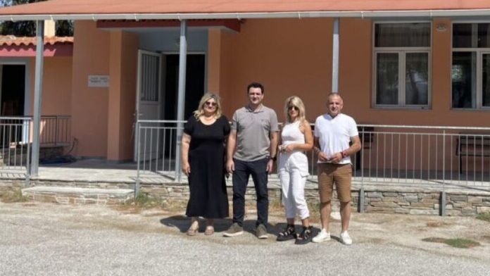 Περιοδεία Δημάρχου στο ανακαινισμένο Ειδικό Σχολείο Κύμης – Αλιβερίου