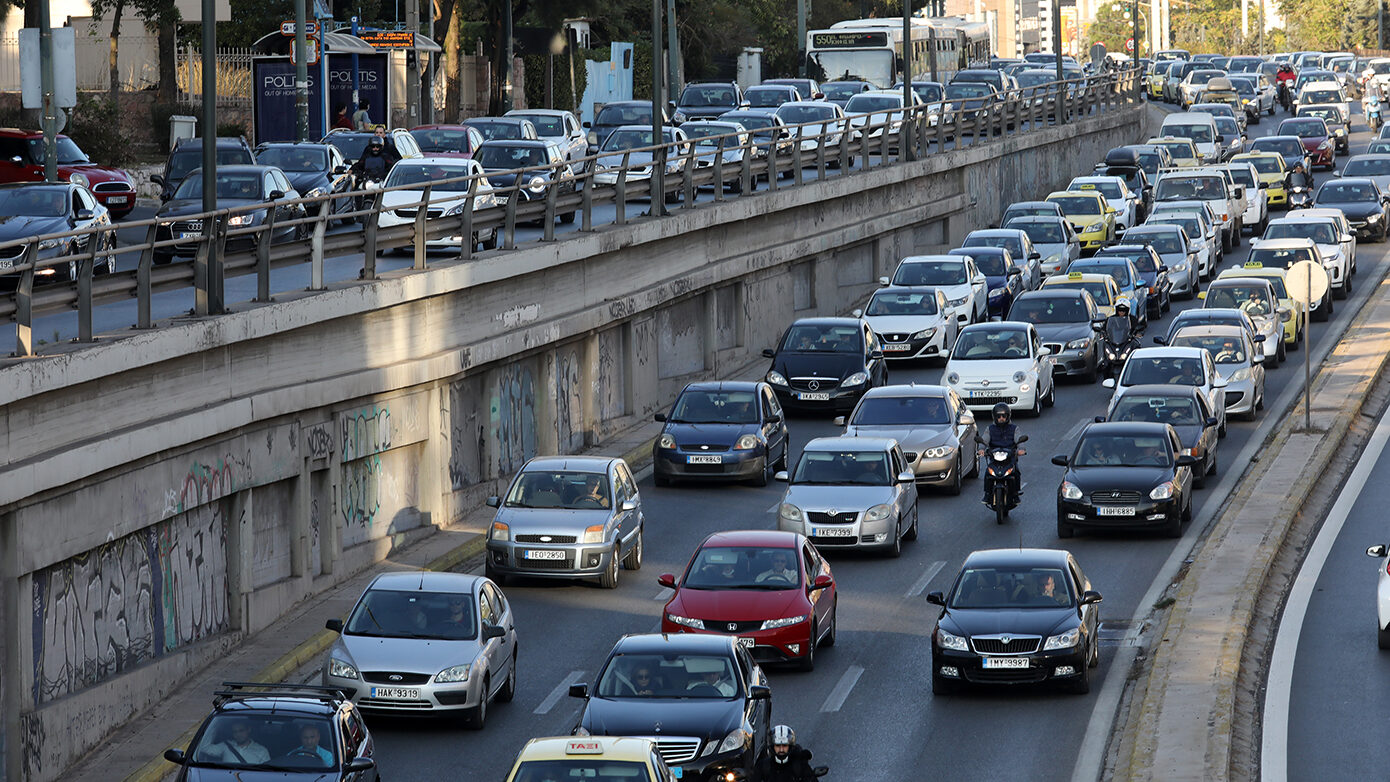 Κίνηση σήμερα: Πλημμύρισε η Αθήνα – Συμφόρηση σε Κηφισό και Κηφισίας