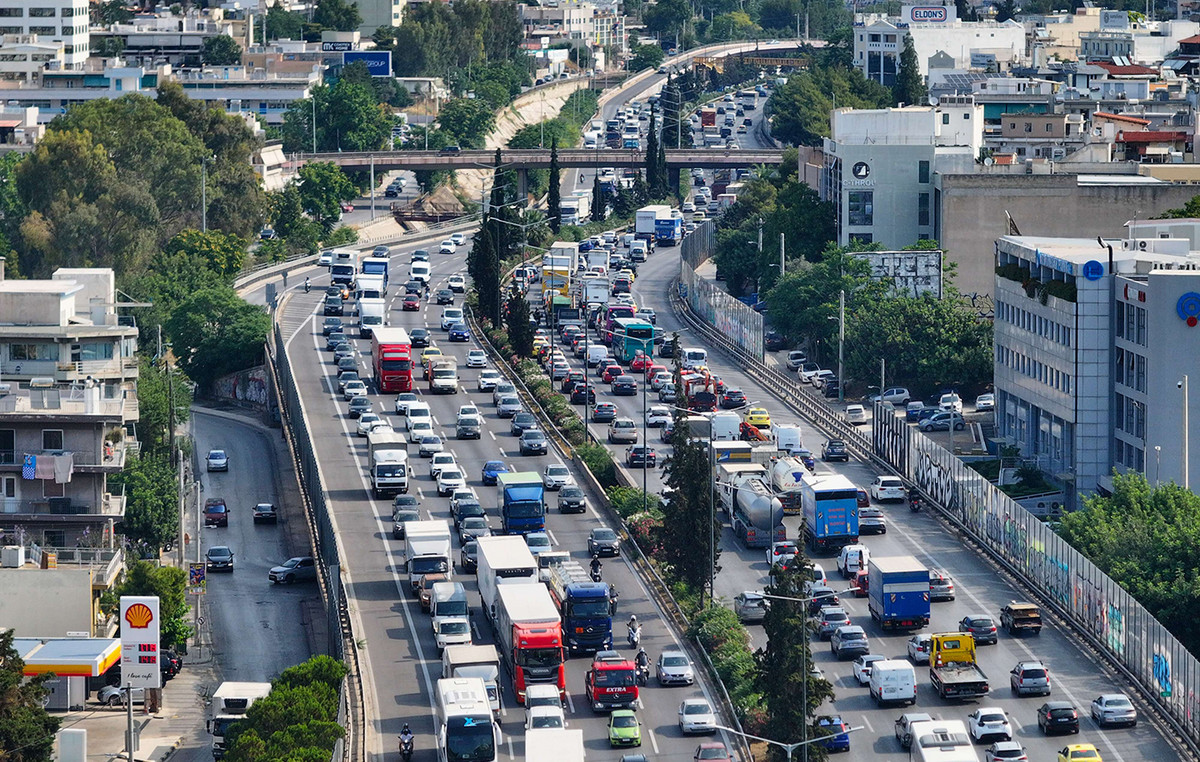 Κίνηση σήμερα: Μποτιλιάρισμα σε Κηφισό και Παραλιακή – Δυσκολίες και στην Κατεχάκη