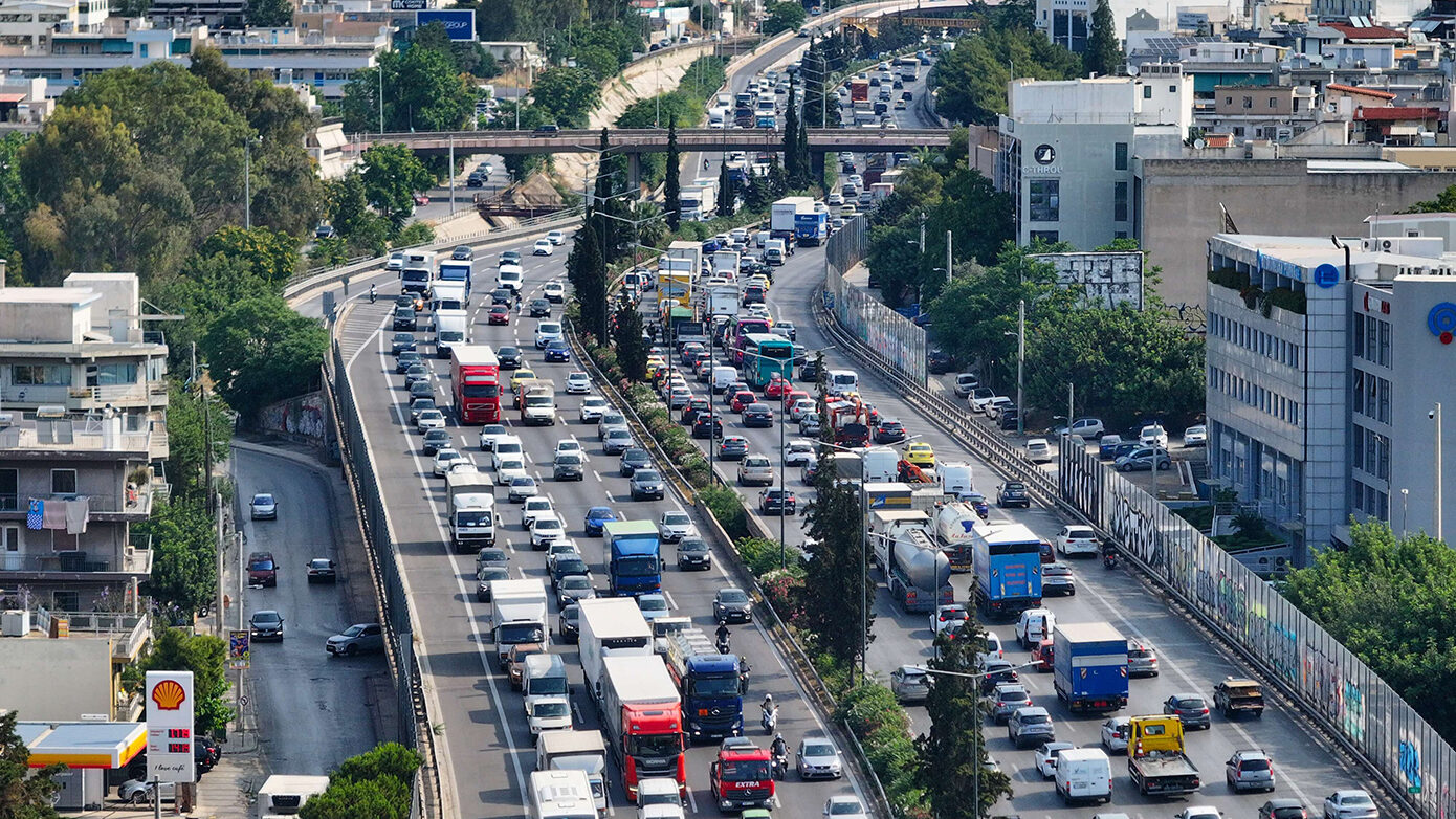 Κυκλοφοριακός εφιάλτης στον Κηφισό: Σημαντικές καθυστερήσεις στην Αττική Οδό
