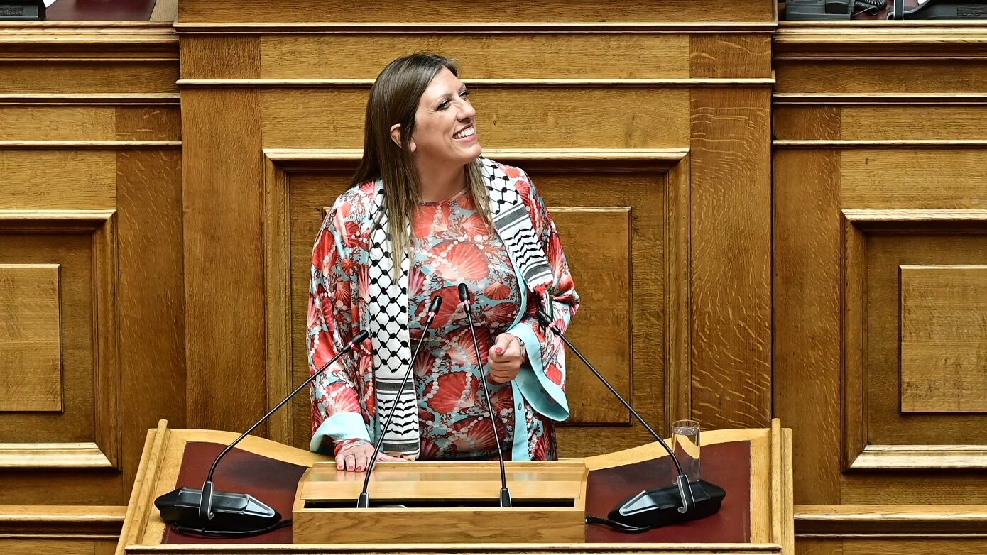Η Ζωή Κωνσταντοπούλου καλωσόρισε στη Βουλή τα παιδιά από την Παλαιστίνη που θεραπεύονται στην Ελλάδα