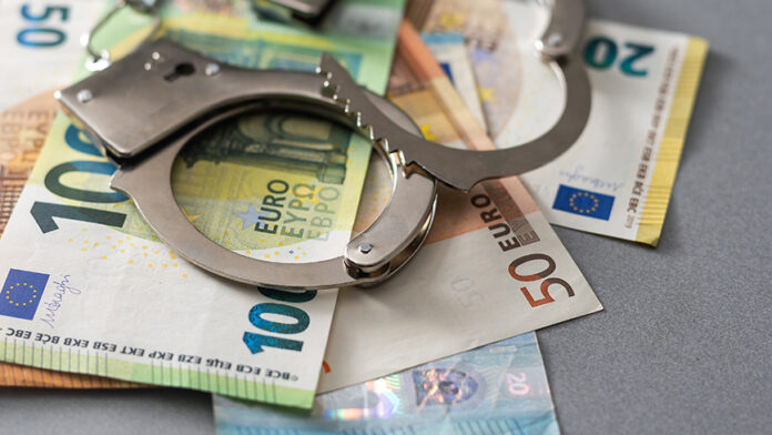 Σύλληψη εφοριακού για δωροδοκία στην Κατερίνη – Βρέθηκε με «φακελάκι» 1.000 ευρώ