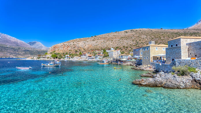 Περιοχές της Ελλάδας που ανεβαίνουν στην αγορά εξοχικών κατοικιών – Η κυρίαρχη νέα τάση