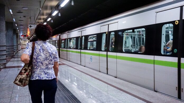 Από 13 Σεπτεμβρίου αδιάκοπη 24ωρη λειτουργία σε Μετρό, Τραμ και λεωφορεία κάθε Σάββατο στην Αθήνα – Ποιες γραμμές επηρεάζονται