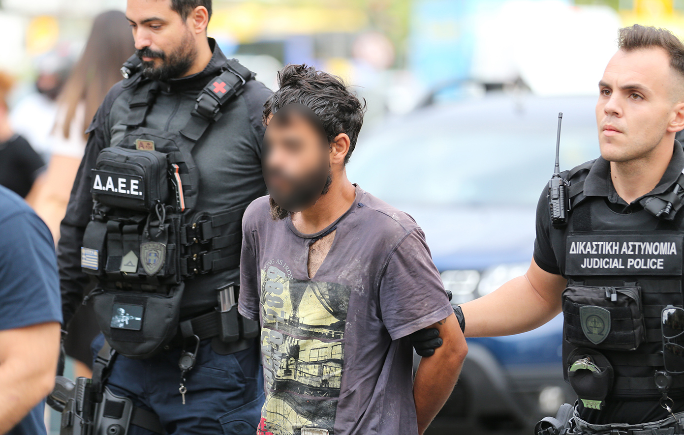 «Ο προφήτης από το Παγκράτι με πλήρωνε για εμπρησμούς», αποκαλύπτει ο 32χρονος που κρατείται και δηλώνει μέλος του ISIS