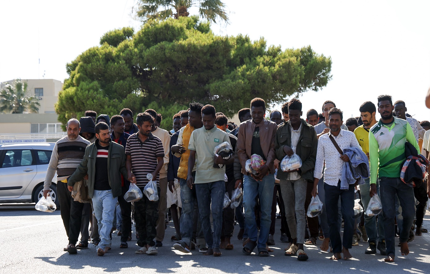 Καινοτόμο μεταναστευτικό νομοσχέδιο: Τέλος στη νομιμοποίηση με 7ετή διαμονή – Φυλάκιση, πρόστιμα και απαγόρευση εισόδου έως 10 έτη