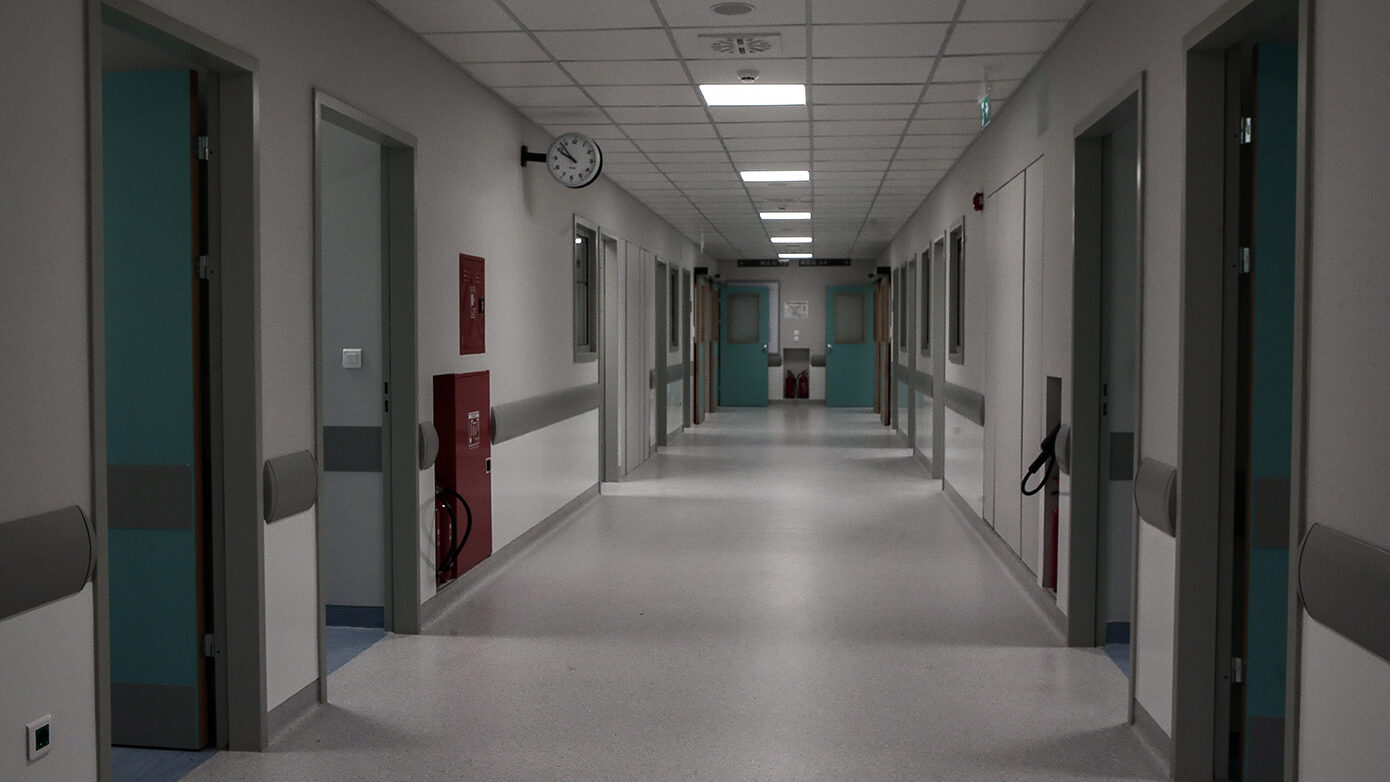 Συνελήφθη διευθυντής μεγάλου δημόσιου νοσοκομείου, απαιτούσε «φακελάκι» έως 5.000 ευρώ