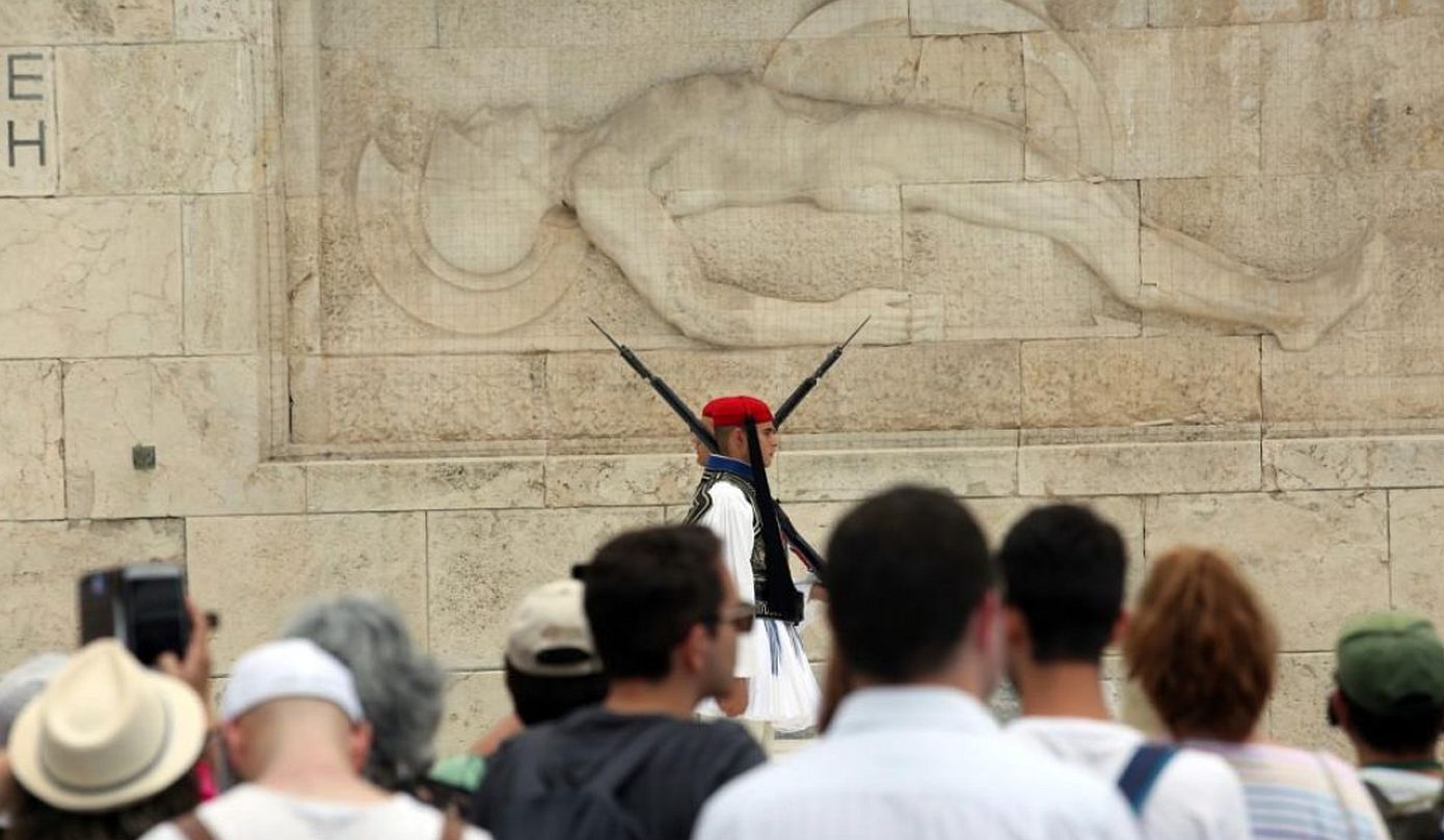 Ισραηλινό ζευγάρι συγκρούστηκε με τρεις Παλαιστίνιους μπροστά από το Μνημείο του Άγνωστου Στρατιώτη στην Πλατεία Συντάγματος