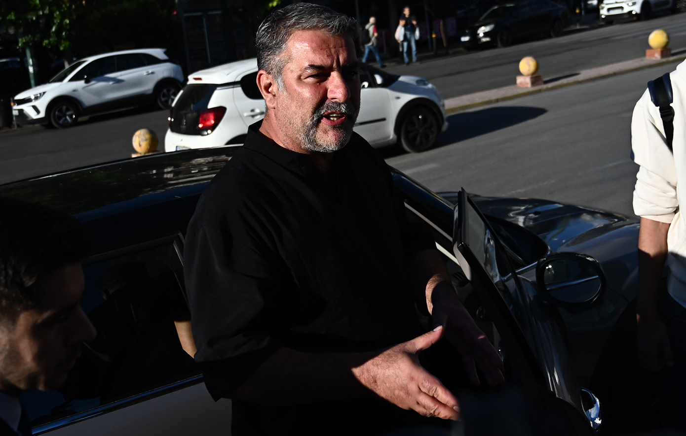 Βαρύ πρόστιμο 1.200 ευρώ και αφαίρεση διπλώματος για έναν μήνα στον Βασίλη Μπισμπίκη – Οι δηλώσεις του και το νέο βίντεο-ντοκουμέντο