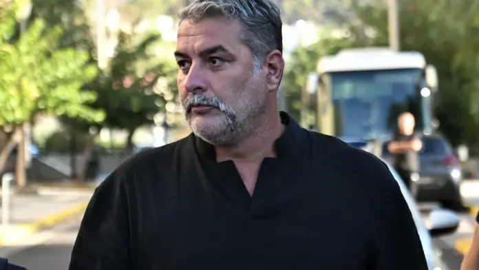 Στο διαφημιστικό φυλλάδιο παρέδωσε τα στοιχεία του ο Βασίλης Μπισμπίκης – Η μαρτυρία του στην Κηφισιά