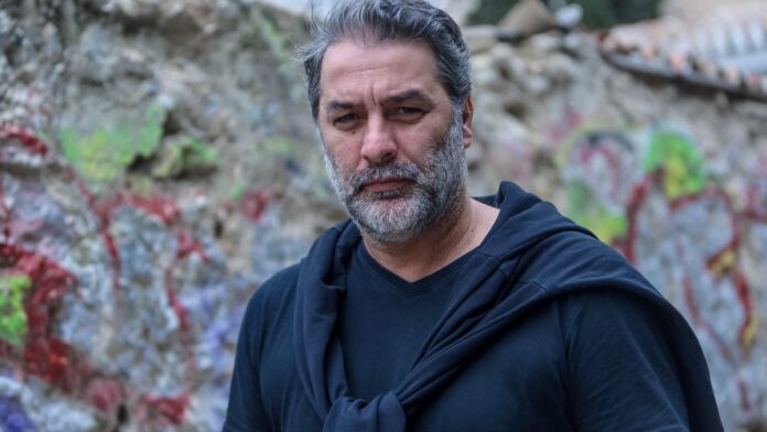 Αποφυλακίζεται ο Βασίλης Μπισμπίκης – Στις 8 Οκτωβρίου η δίκη για τις φθορές με το όχημά του στη Φιλοθέη