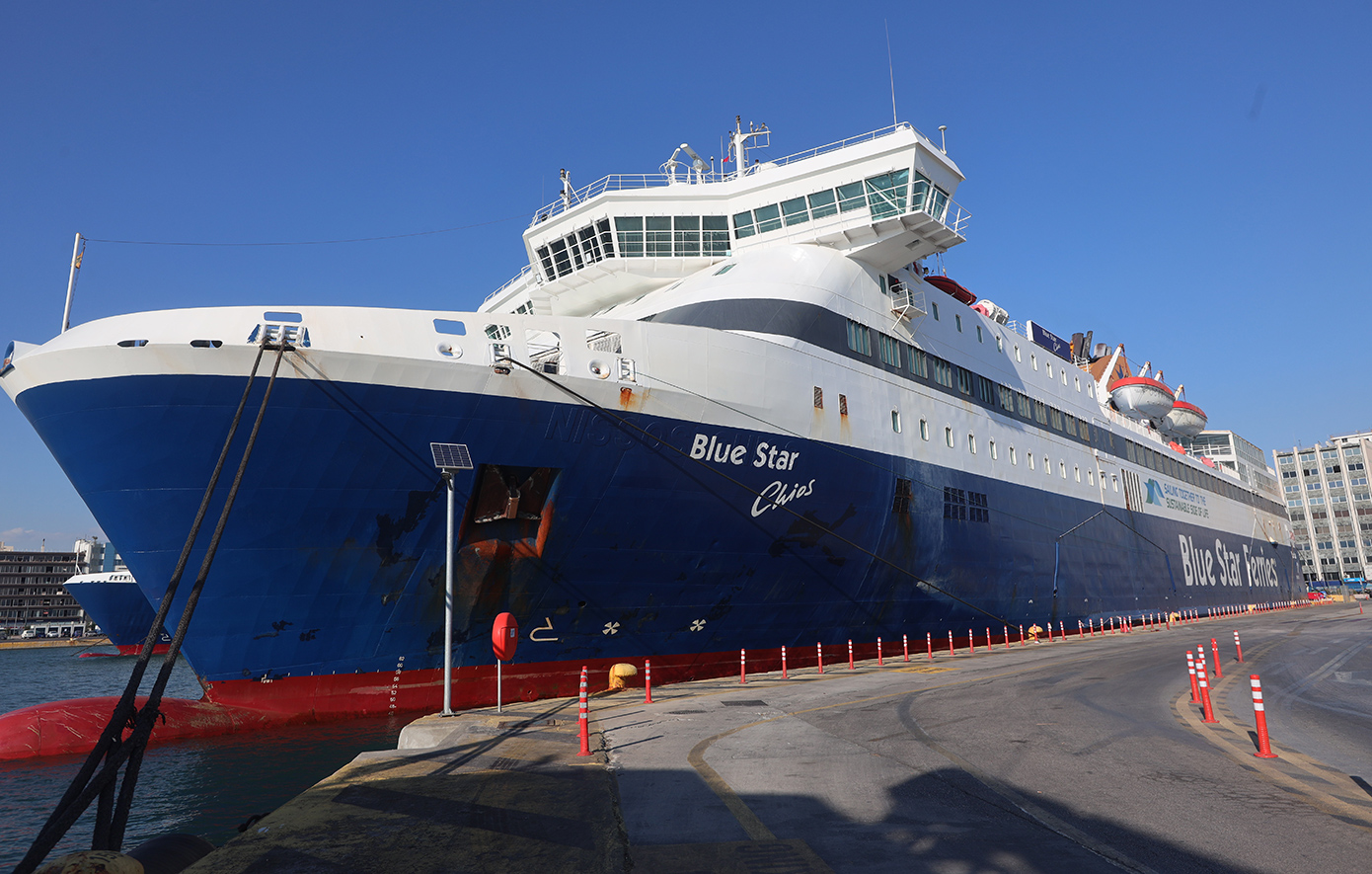 Θλίψη για τον 20χρονο ναυτικό που έχασε τη ζωή του στον Πειραιά: Πώς συνέβη το δυστύχημα; – Έρευνα στο πλοίο της τραγωδίας