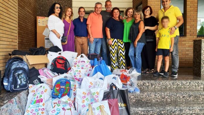 Σχολικά υλικά για τη δομή προσφύγων Σχιστού από τον Δήμο Νίκαιας-Αγ. Ι. Ρέντη