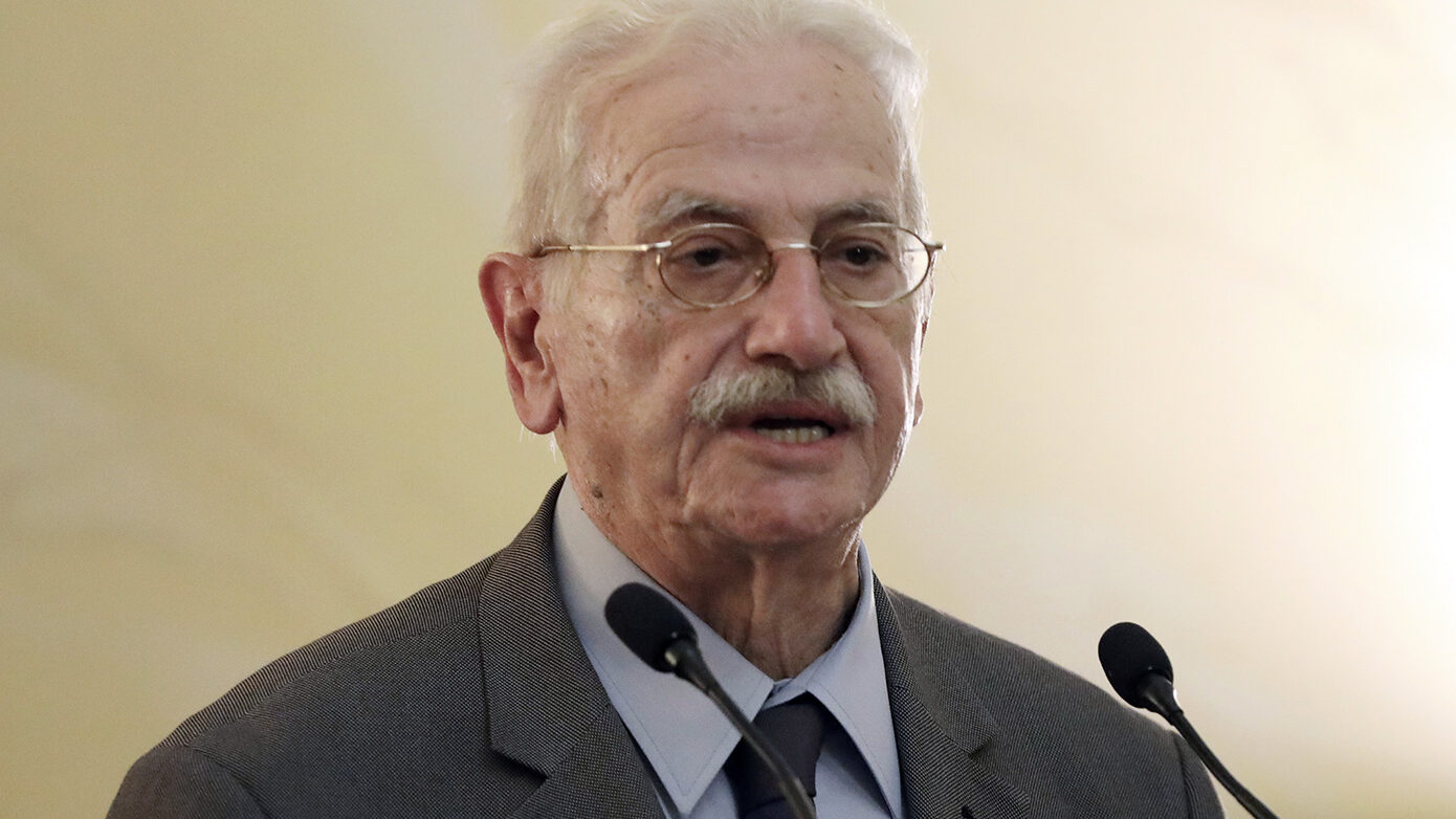 Θλίψη στην αποχαιρετιστήρια τελετή του Νικόλαου Παπαδάκη – «Αφιέρωσε την ύπαρξή του στο έργο και την κληρονομιά του»