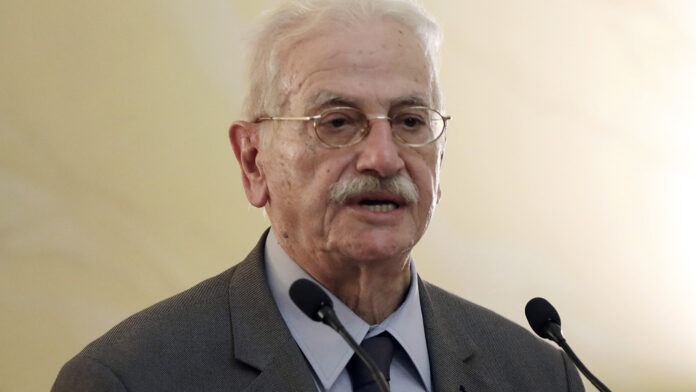 Θλίψη στην αποχαιρετιστήρια τελετή του Νικόλαου Παπαδάκη – «Αφιέρωσε την ύπαρξή του στο έργο και την κληρονομιά του»