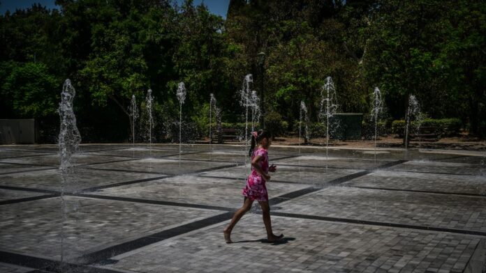 Φορολογική ελάφρυνση με γαλλική προσέγγιση: Πλάνα για την υλοποίηση στην Ελλάδα – Τι ισχύει για οικογένειες με παιδιά