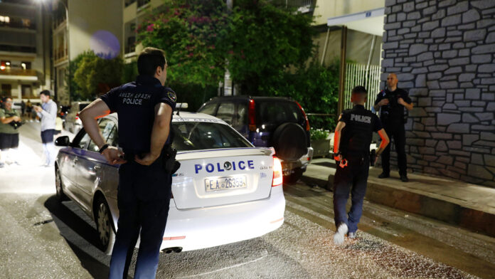 Δραματική απώλεια στα Πατήσια: «Γύρισα και τη βρήκα νεκρή» αναφέρει ο σύζυγος της γυναίκας που γέννησε και χάθηκε μαζί με το μωρό της