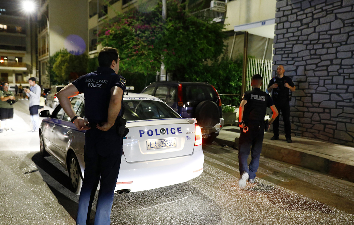 Δραματική απώλεια στα Πατήσια: «Γύρισα και τη βρήκα νεκρή» αναφέρει ο σύζυγος της γυναίκας που γέννησε και χάθηκε μαζί με το μωρό της