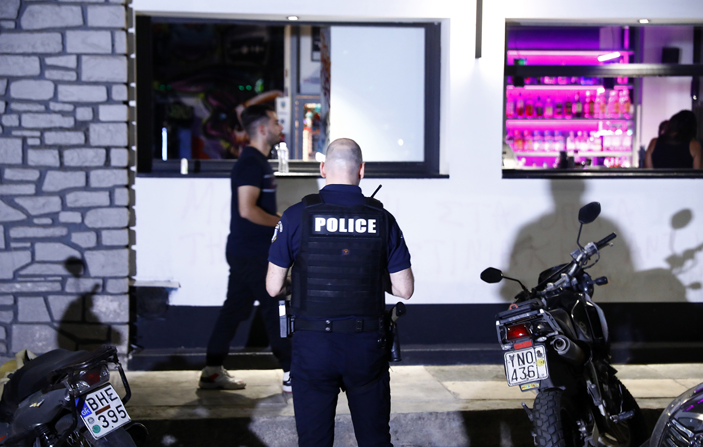 «Το κοριτσάκι φώναζε “έφυγε η μαμά”»: Συγκλονιστική αφήγηση για τη νεκρή μητέρα και το μωρό της στα Πατήσια