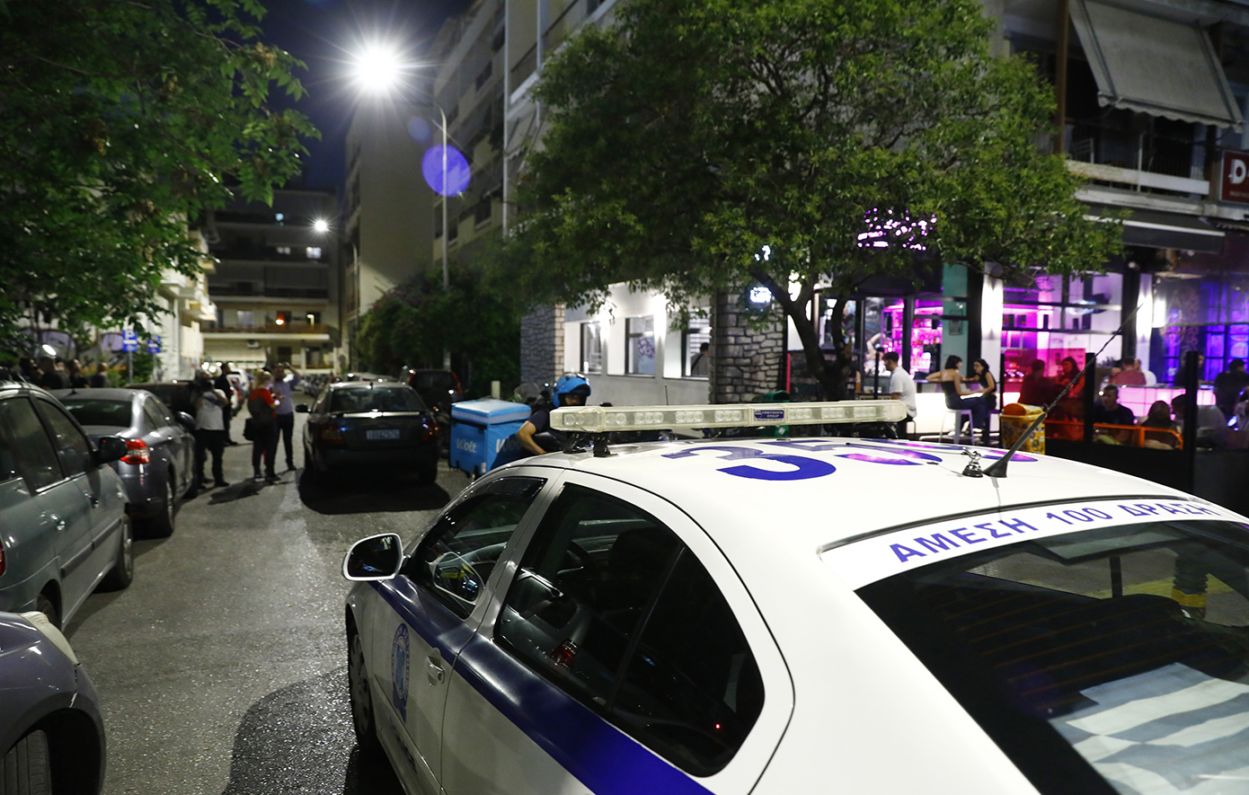 «Τους άγγιξα και ήταν παγωμένοι»: Συγκλονίζει ο άντρας της γυναίκας που χάθηκε με το μωρό της στα Πατήσια