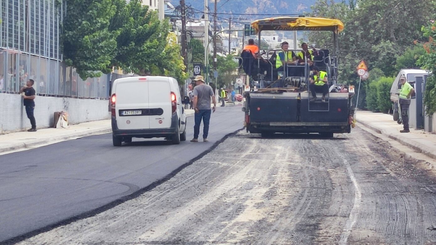 Προχωρούν οι ασφαλτοστρώσεις σε διάφορες περιοχές του Δήμου Πατρέων