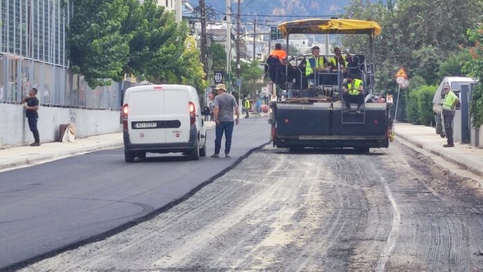 Προχωρούν οι ασφαλτοστρώσεις σε διάφορες περιοχές του Δήμου Πατρέων
