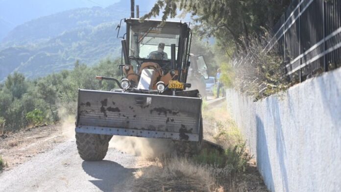 Εκκαθαρίσεις ρεμάτων και σχαρών σε περιοχές του Δήμου Πατρέων