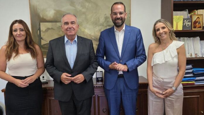 Σύσκεψη Περιφερειάρχη Δυτικής Ελλάδας με τον Υπουργό Οικονομικών