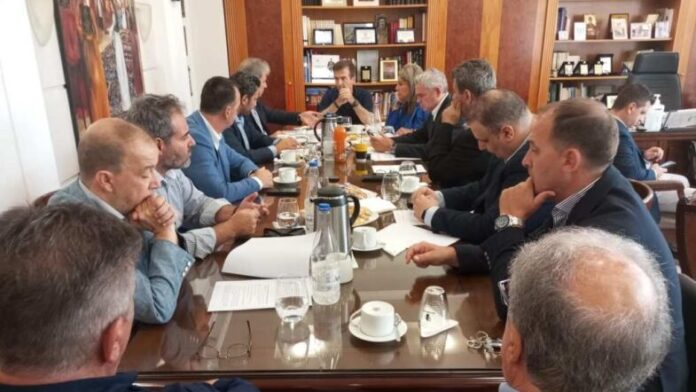 Κυβερνητική Αντιπροσωπεία στην Π.Ε. Καστοριάς – Επίκεντρο η Δημιουργία Σχολής Αστυφυλάκων
