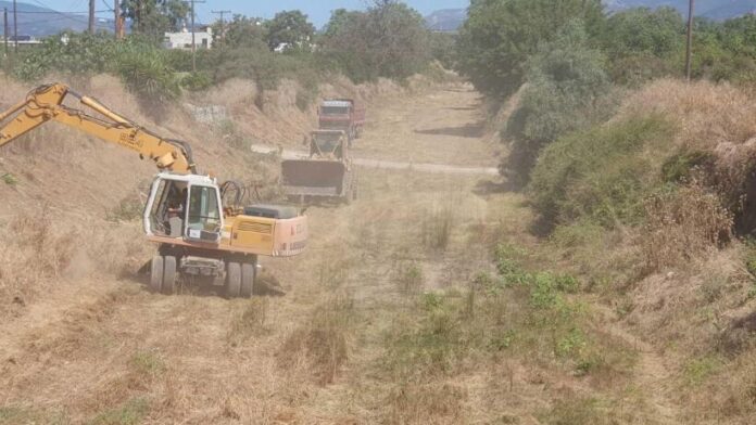 Περιφέρεια Πελοποννήσου: Προχωρούν οι εργασίες καθαρισμού του ποταμού Ξηριά στο Άργος