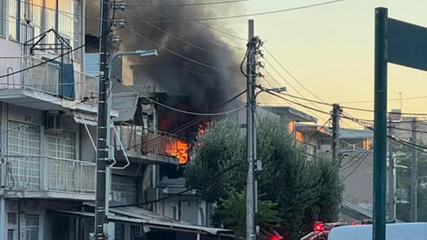 Πυρκαγιά αυτή τη στιγμή στο Περιστέρι: Επιχείρηση στις φλόγες