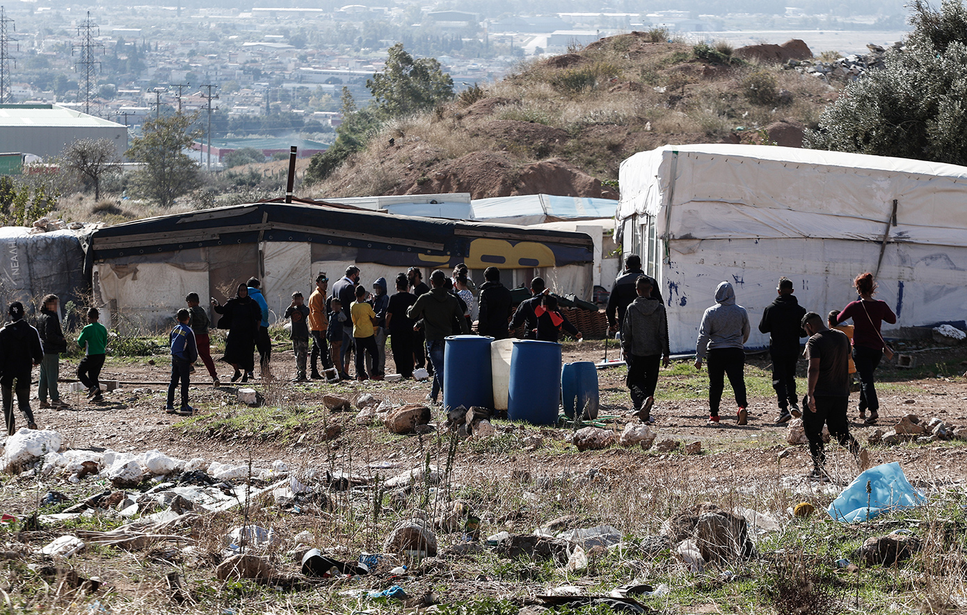 100 Ρομά εντάσσονται στην ΕΛ.ΑΣ. – Θα υπηρετούν ως ειδικοί φρουροί, πιθανόν ως «μυστικοί αστυνομικοί»