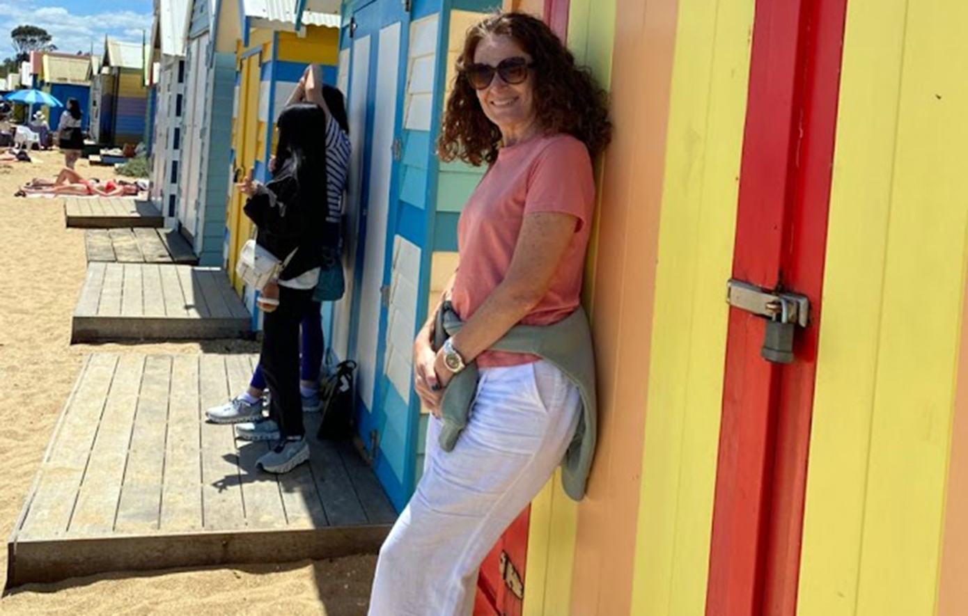 Η κωφή γυναίκα που εξερεύνησε 89 χώρες – «Οι γονείς μου δεν με έκαναν ποτέ να νιώσω κατώτερη»