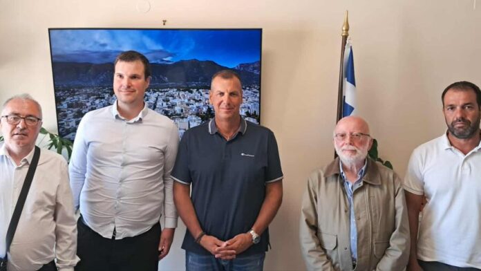 Αντιπροσωπεία από τη συνεργαζόμενη πόλη Le Plessis Trevise επισκέπτεται το Δημαρχείο Σπάρτης