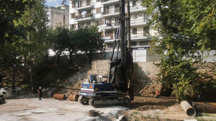 Έναρξη πασσαλόπηξης στη γέφυρα Μαρούγγαινας από τον Δήμο Τρικκαίων