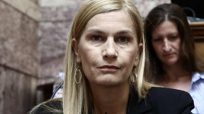 Η υφυπουργός Μετανάστευσης Σέβη Βολουδάκη επισκέπτεται κέντρα φιλοξενίας στη Βόρεια Ελλάδα