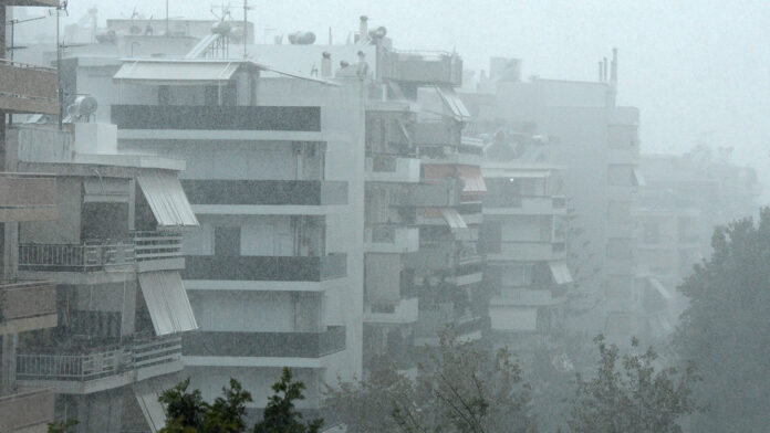 Οι προβλέψεις των μετεωρολόγων για την επερχόμενη κακοκαιρία, πώς θα επηρεάσει την Αττική – Φέρνει χιόνια στα βουνά