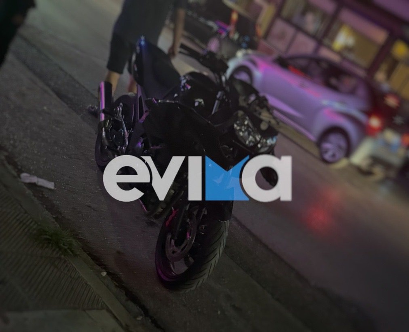 Μοτοσικλέτα χτύπησε πεζό στη Χαλκίδα – Διακομίστηκε στο νοσοκομείο