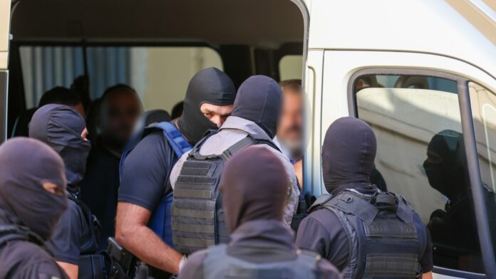 «Μαφία της Κρήτης»: 31 άτομα στη φυλακή μετά από διήμερες απολογίες – Την Τρίτη στον ανακριτή τα δύο αδέλφια