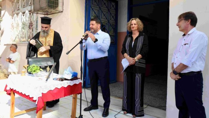 Ο Περιφερειάρχης Αττικής στον Αγιασμό σχολείων Δραπετσώνας και Πειραιά