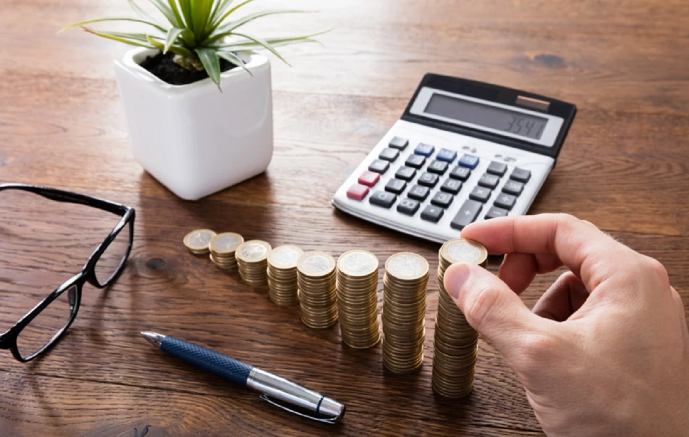 Ανανεωμένη φορολογική κλίμακα: Ποιοι ωφελούνται και πόσα το 2026 – Λεπτομερή παραδείγματα