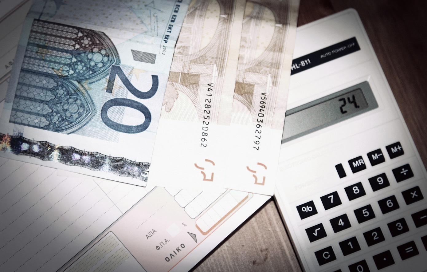 Πόσο ενισχύονται τα εισοδήματα από την κρατική παρέμβαση στη φορολογία; – Παραδείγματα